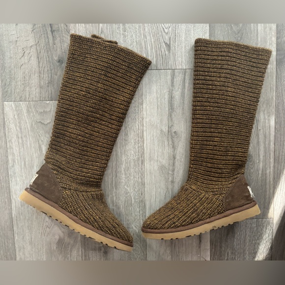 UGG Classic Cardi boots size 7 - Picture 6 of 8